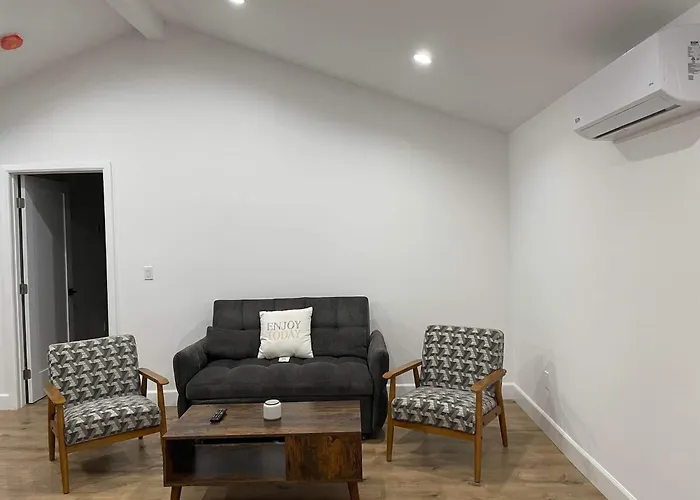 Gated Private House With Own Parking Sherman Oaks